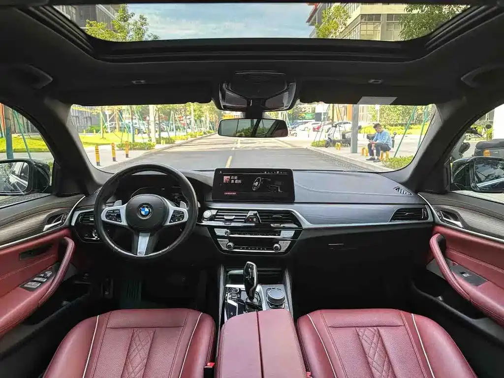 BMW 5 Series 2021