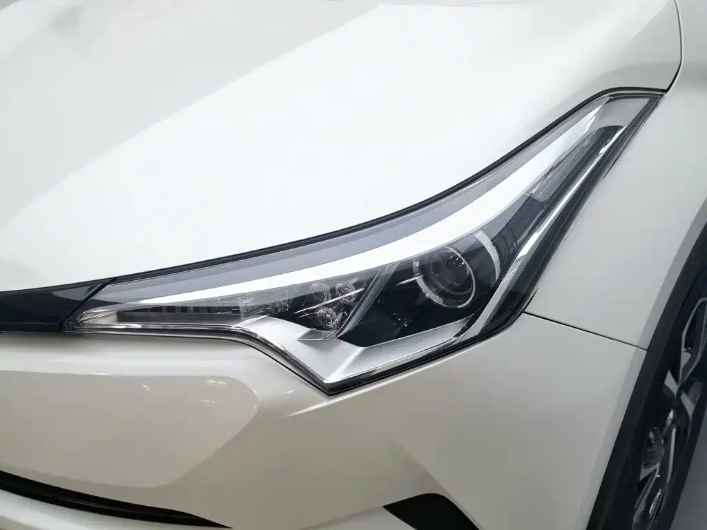 Toyota C-HR 2020 — фото 7