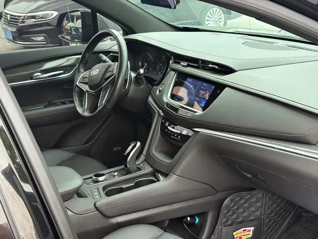 Cadillac XT5 2023 — фото 13