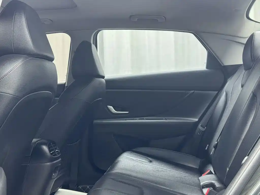 Hyundai Elantra 2023