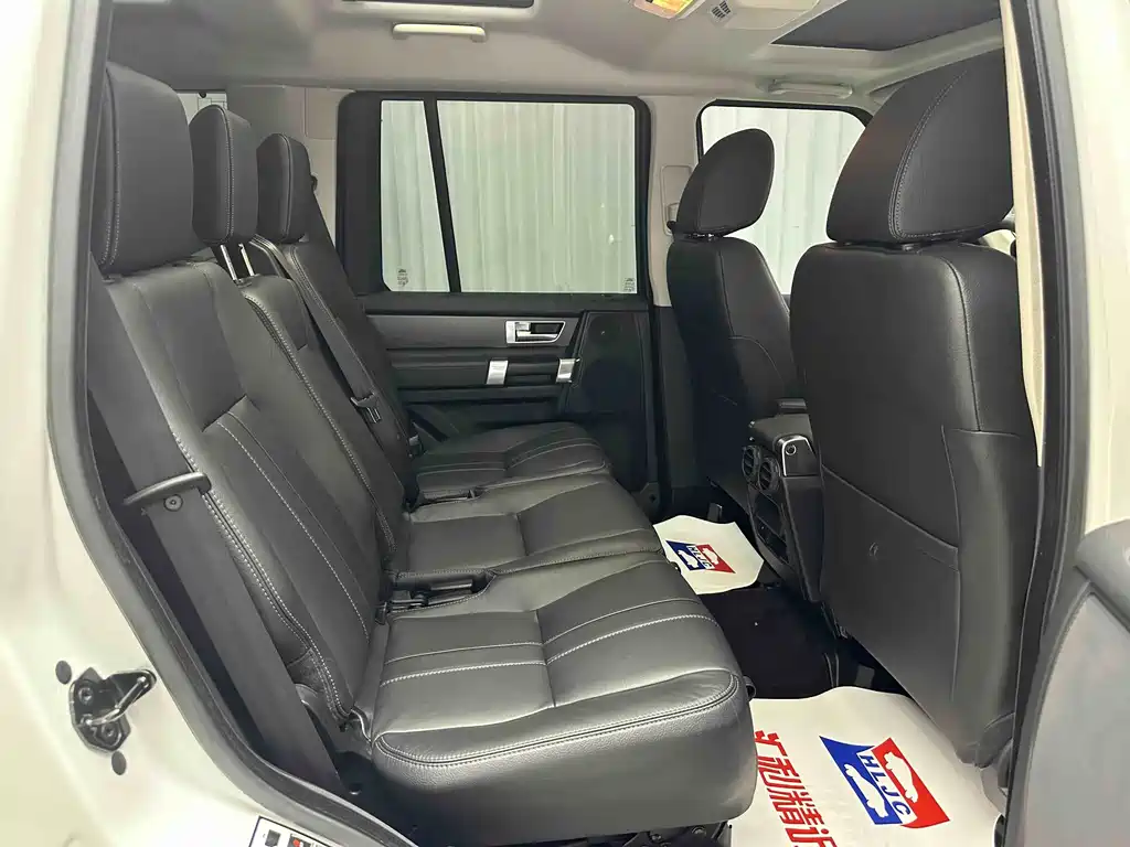 Land Rover Discovery 2016 — фото 19