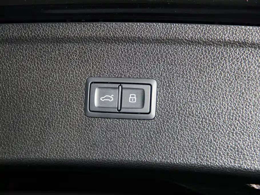 Audi Q5L 2025 — фото 32