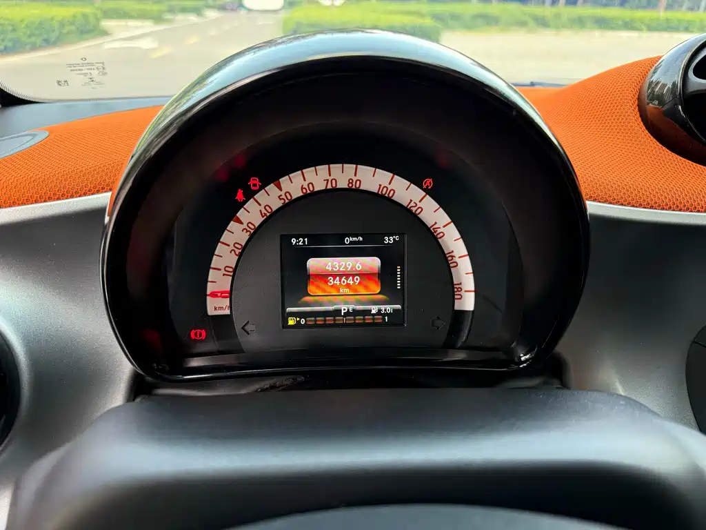 smart fortwo 2015 — фото 10