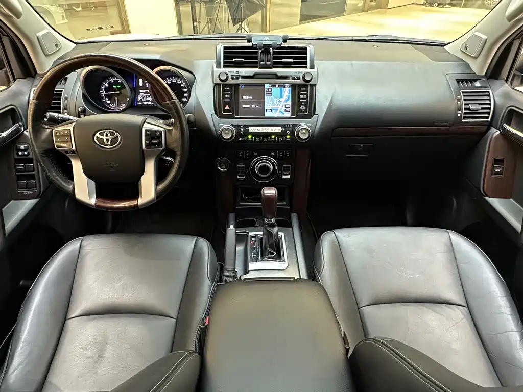 Toyota Prado 2015 — фото 15
