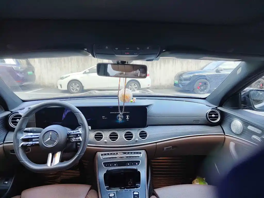 Mercedes-Benz E-Class 2022