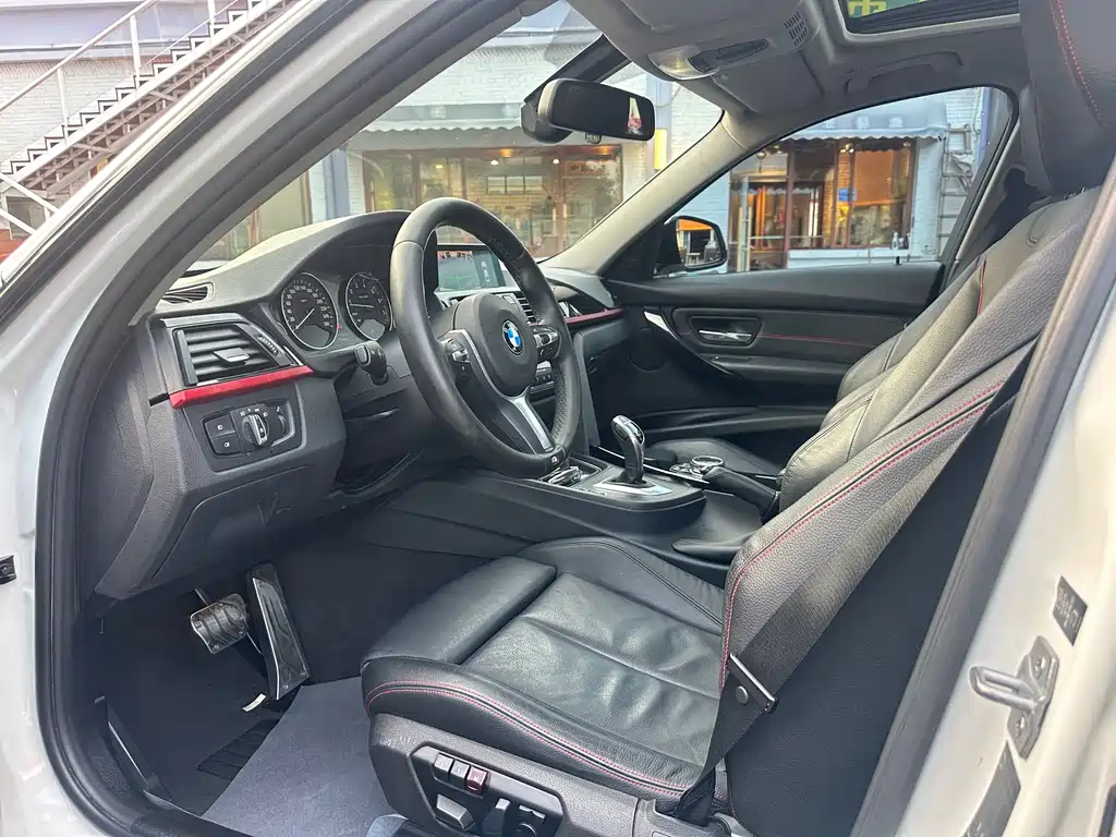 BMW 3 Series 2015 — фото 12