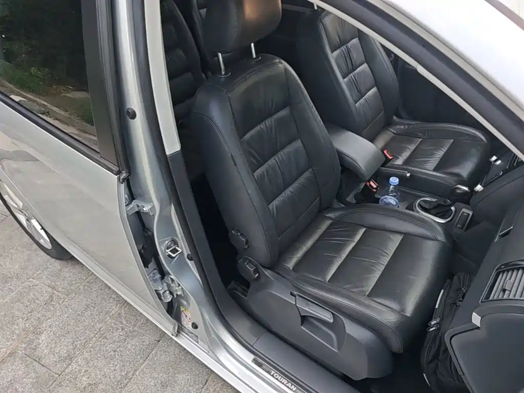 Volkswagen Touran 2015 — фото 25