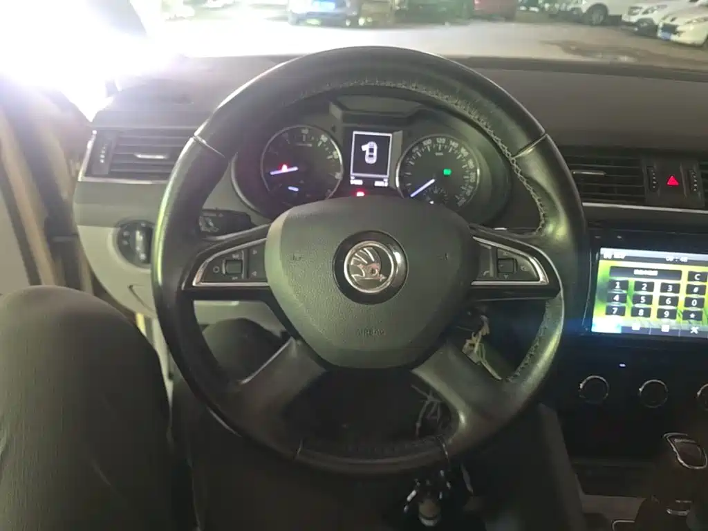 Skoda Octavia 2015 — фото 11