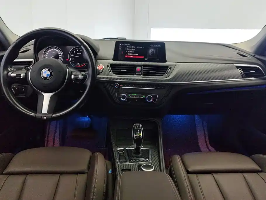 BMW 1 Series 2021 — фото 12