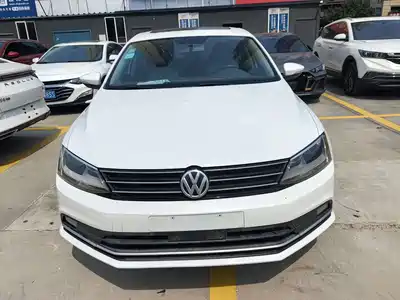 Volkswagen Sagitar 2015