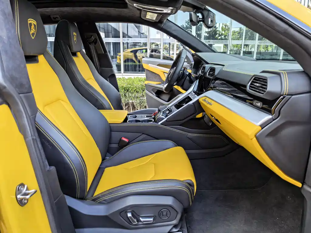 Lamborghini Urus 2023 — фото 37