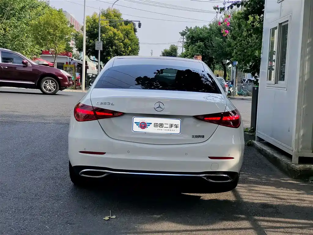 Mercedes-Benz C-Class 2024