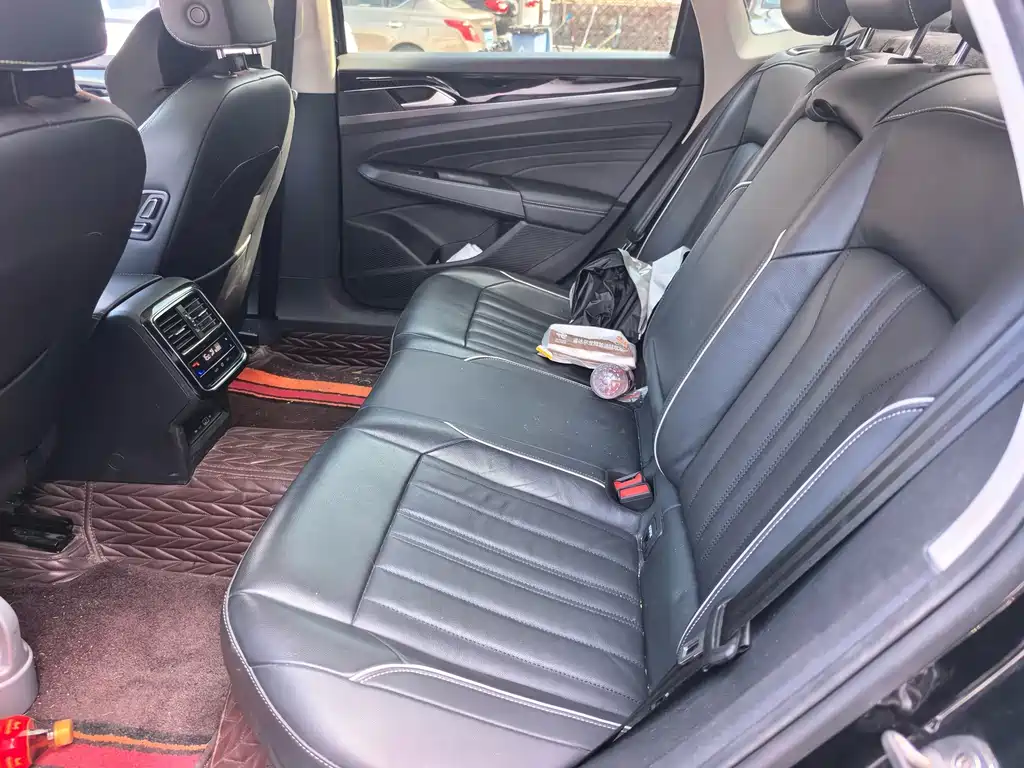 Volkswagen Passat 2023
