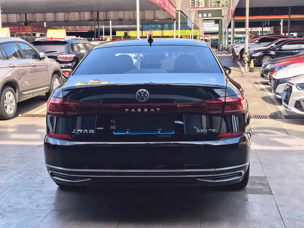 Volkswagen Passat 2023 — фото 13