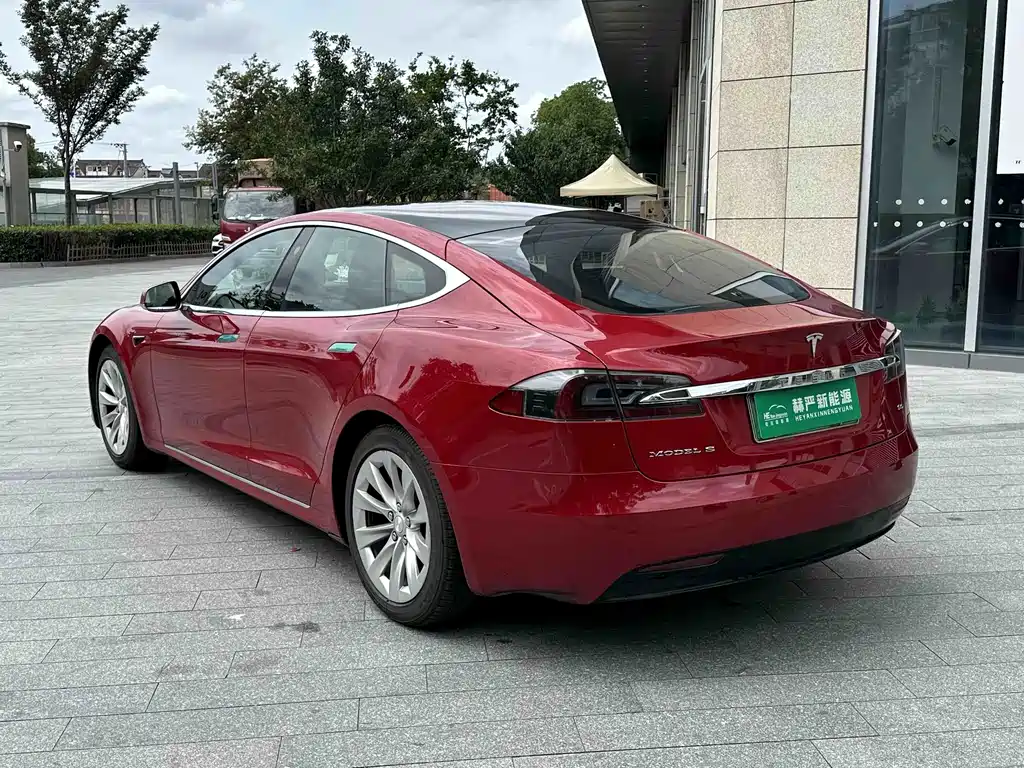 Tesla Model S 2018 — фото 7