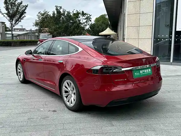 Tesla Model S 2018
