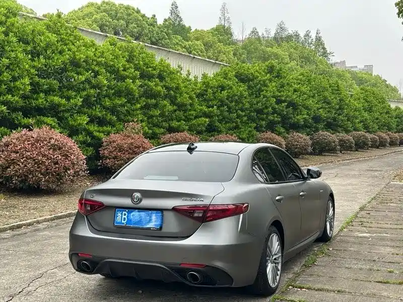 Alfa Romeo Giulia 2018 — фото 9