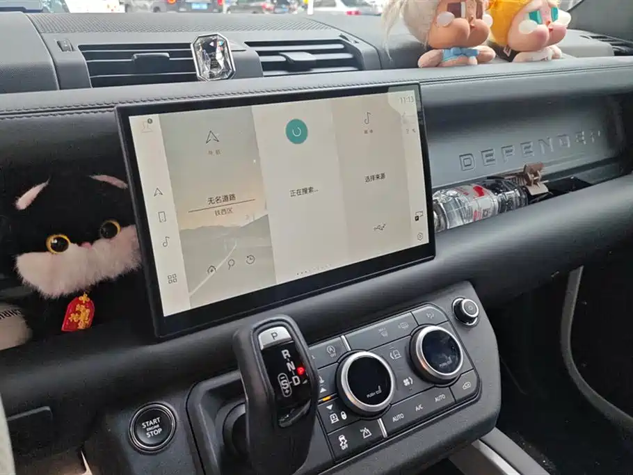 Land Rover Defender 2025 — фото 13