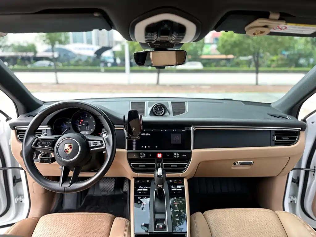 Porsche Macan 2022 — фото 11