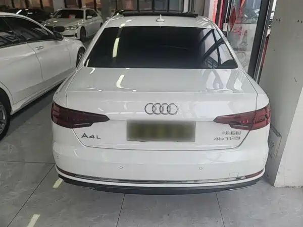 Audi A4L 2019