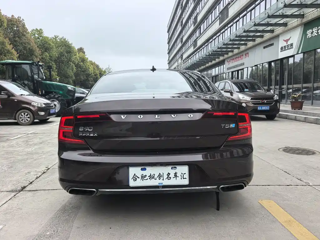 Volvo S90 2017 — фото 9