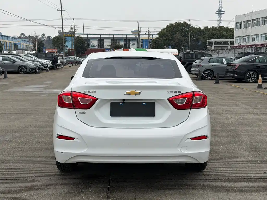 Chevrolet Cruze 2018 — фото 8