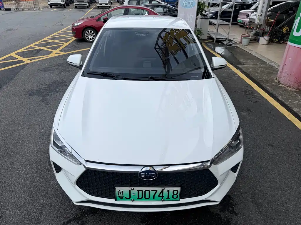 BYD e2 2021