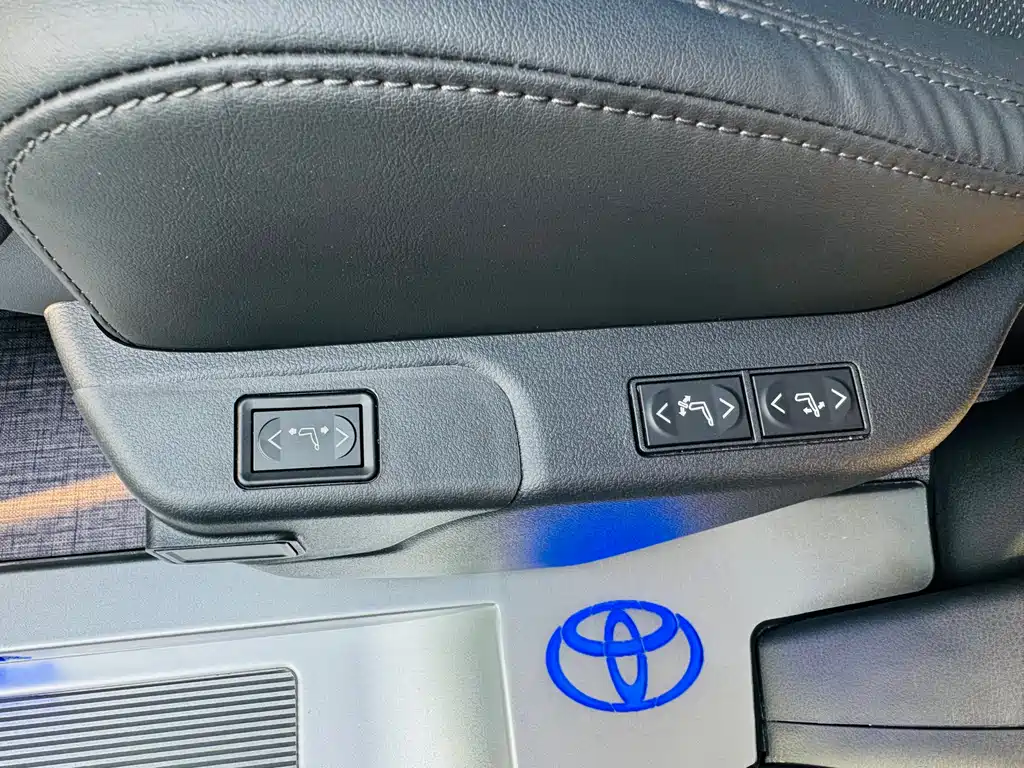 Toyota Sienna 2025 — фото 25