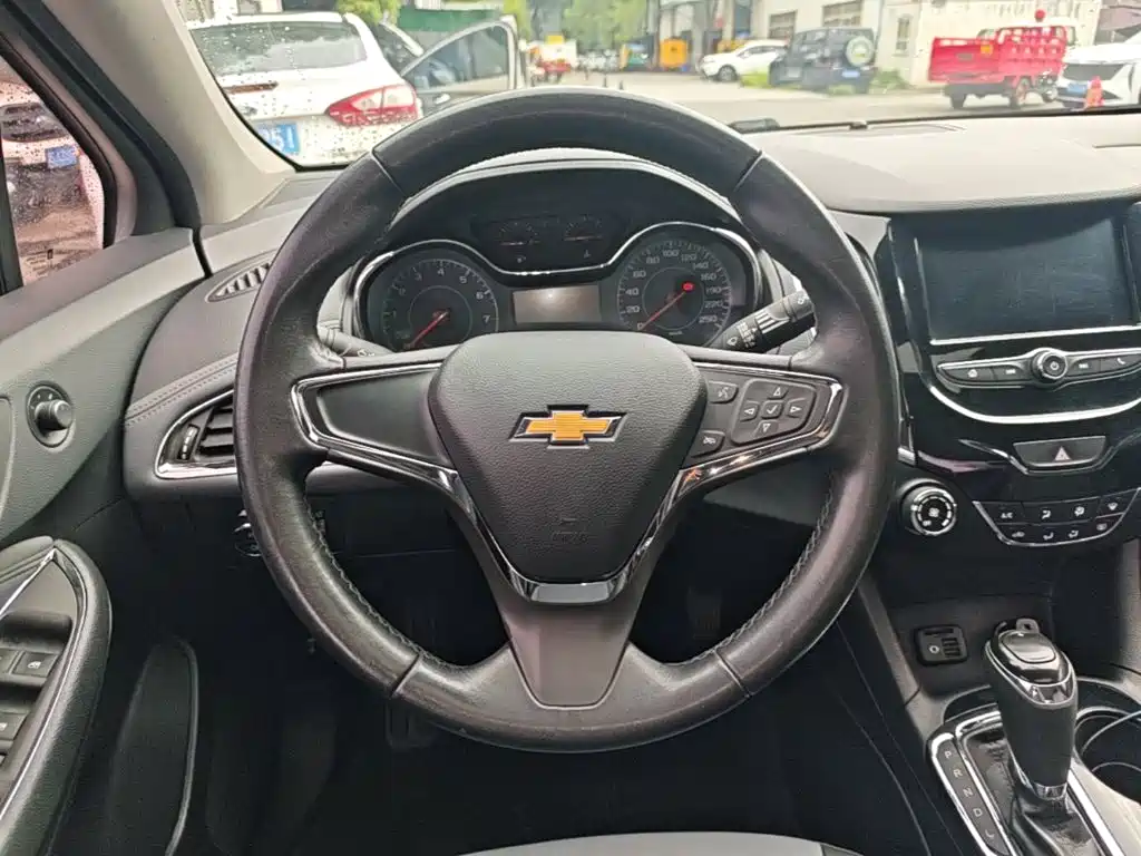 Chevrolet Cruze 2018 — фото 11