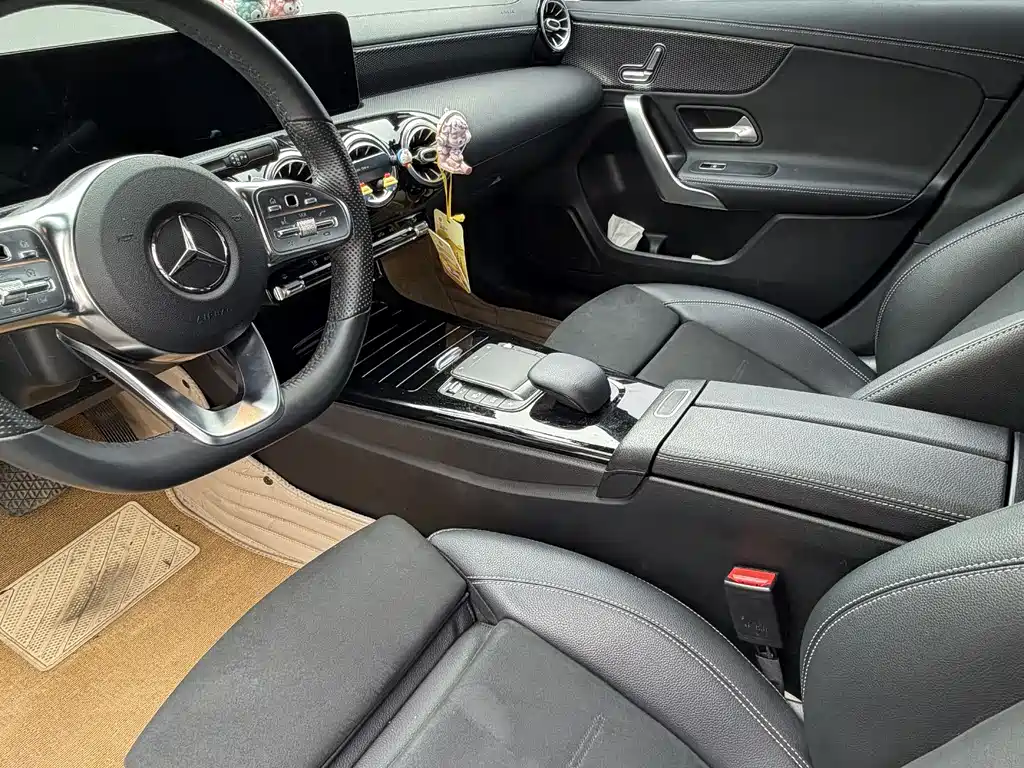 Mercedes-Benz A-Class 2020 — фото 4
