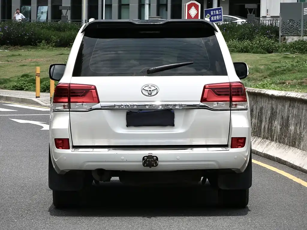 Toyota Land Cruiser 2020 — фото 4