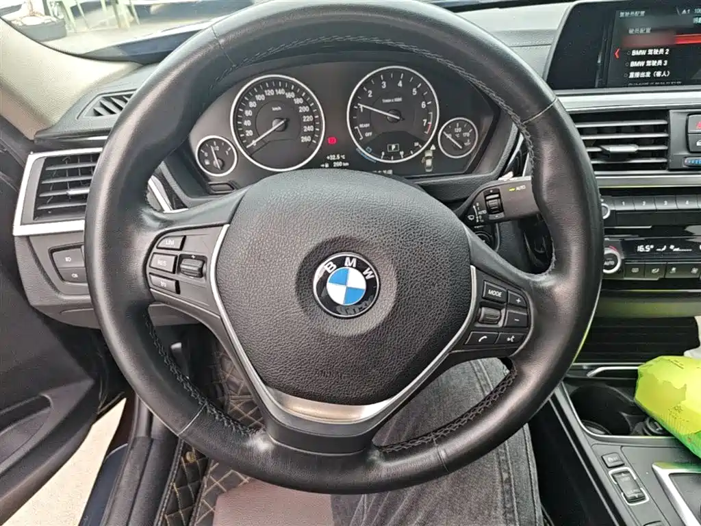 BMW 3 Series 2018 — фото 11