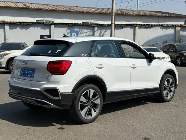 Audi Q2L 2024