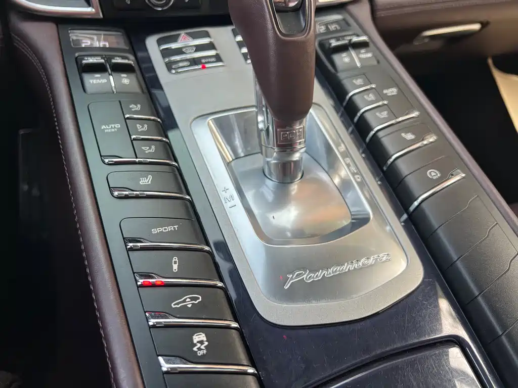 Porsche Panamera 2015 — фото 10