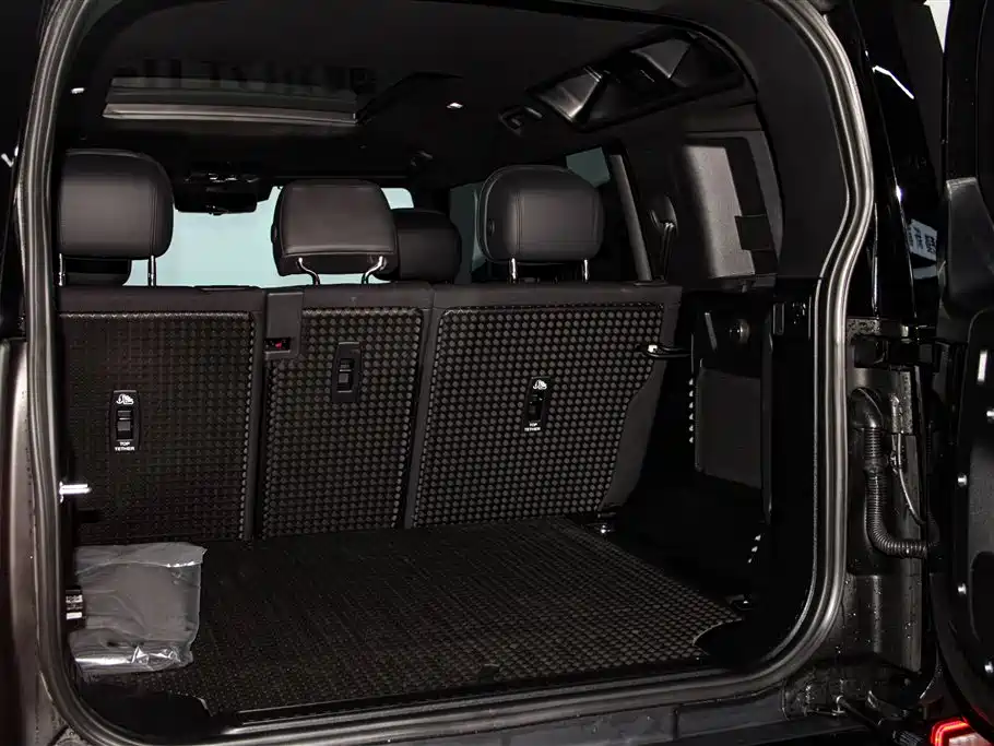 Land Rover Defender 2025 — фото 33