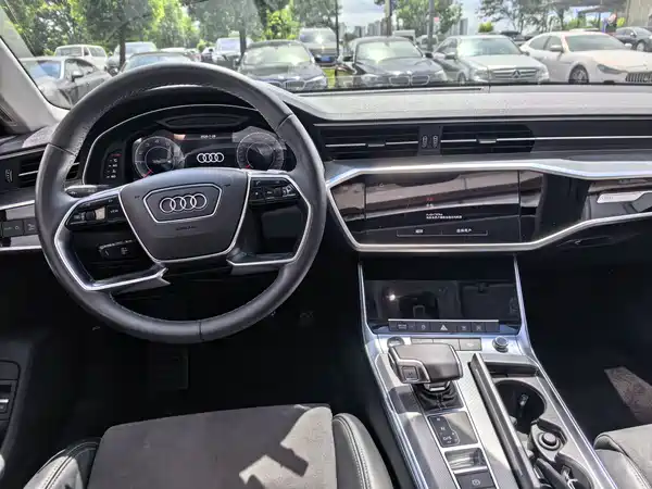 Audi A7L 2022