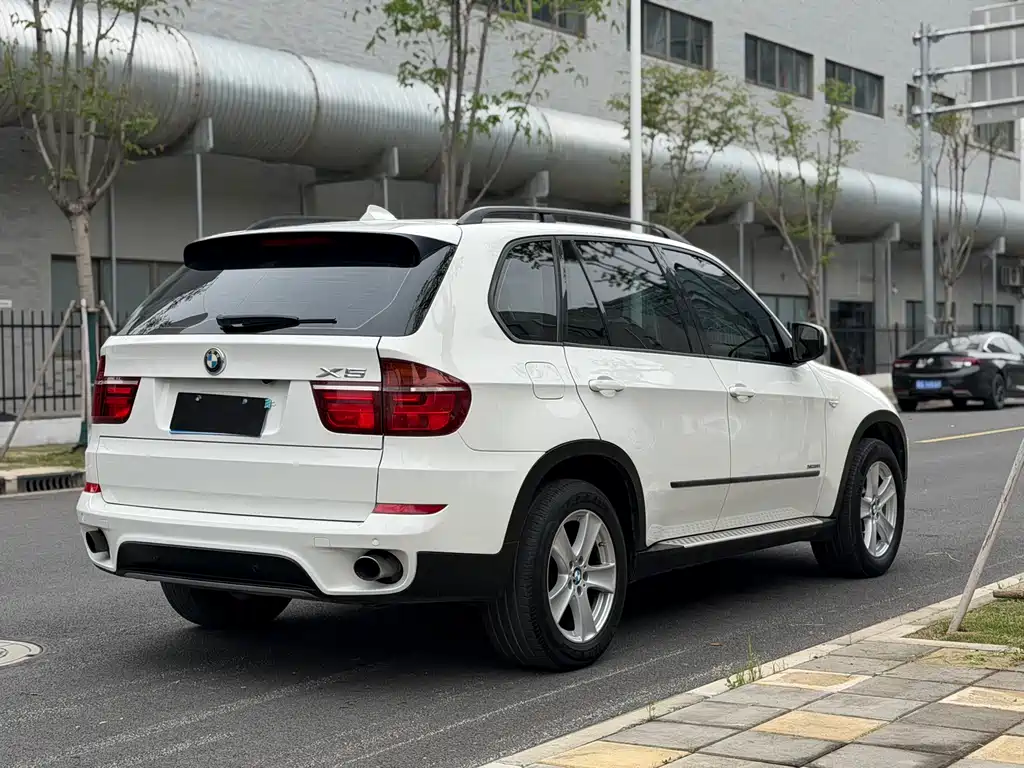 BMW X5 2011 — фото 10