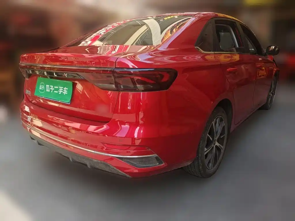 Geely Emgrand 2022