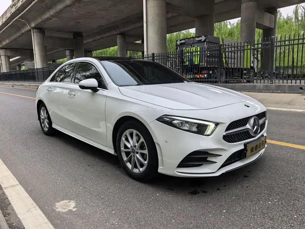 Mercedes-Benz A-Class 2022 — фото 3