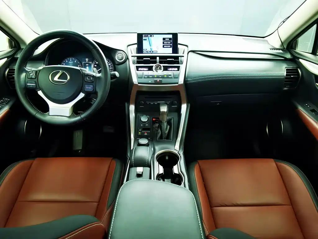 Lexus NX 2015 — фото 17