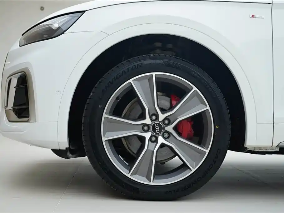 Audi Q5L 2022 — фото 15