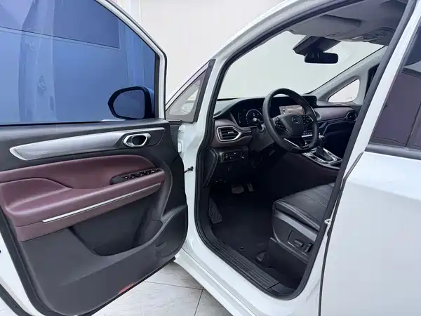GAC Trumpchi M6 2022