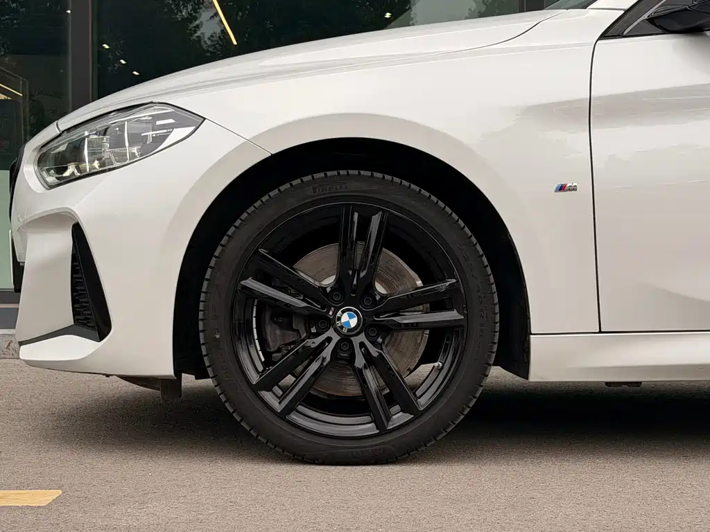 BMW 1 Series 2023