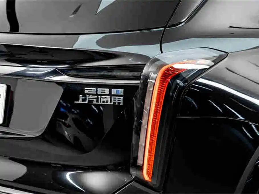 Cadillac XT5 2024 — фото 8
