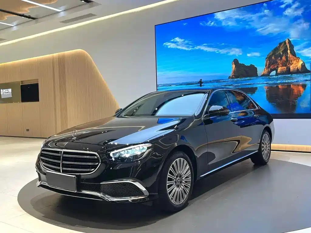 Mercedes-Benz E-Class 2023 — фото 3