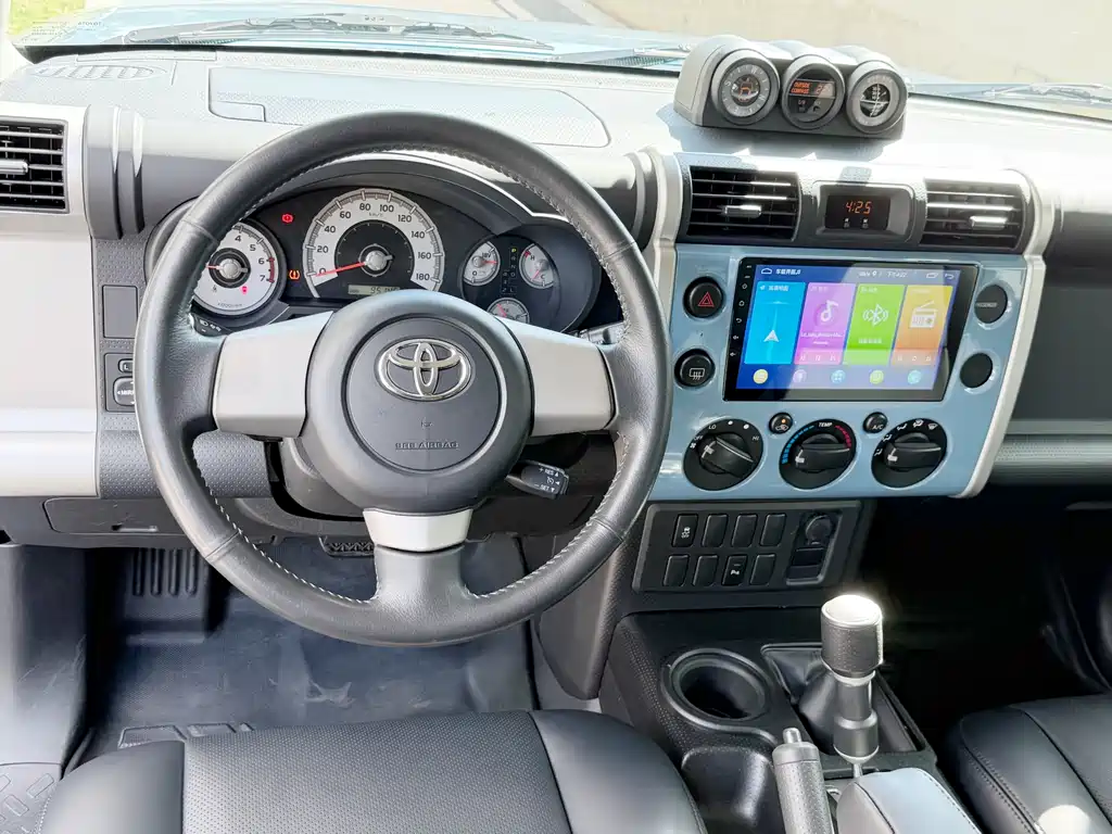 Toyota FJ Cruiser 2019 — фото 12