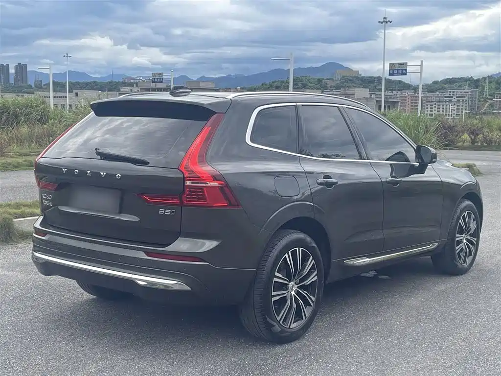 Volvo XC60 2022 — фото 7