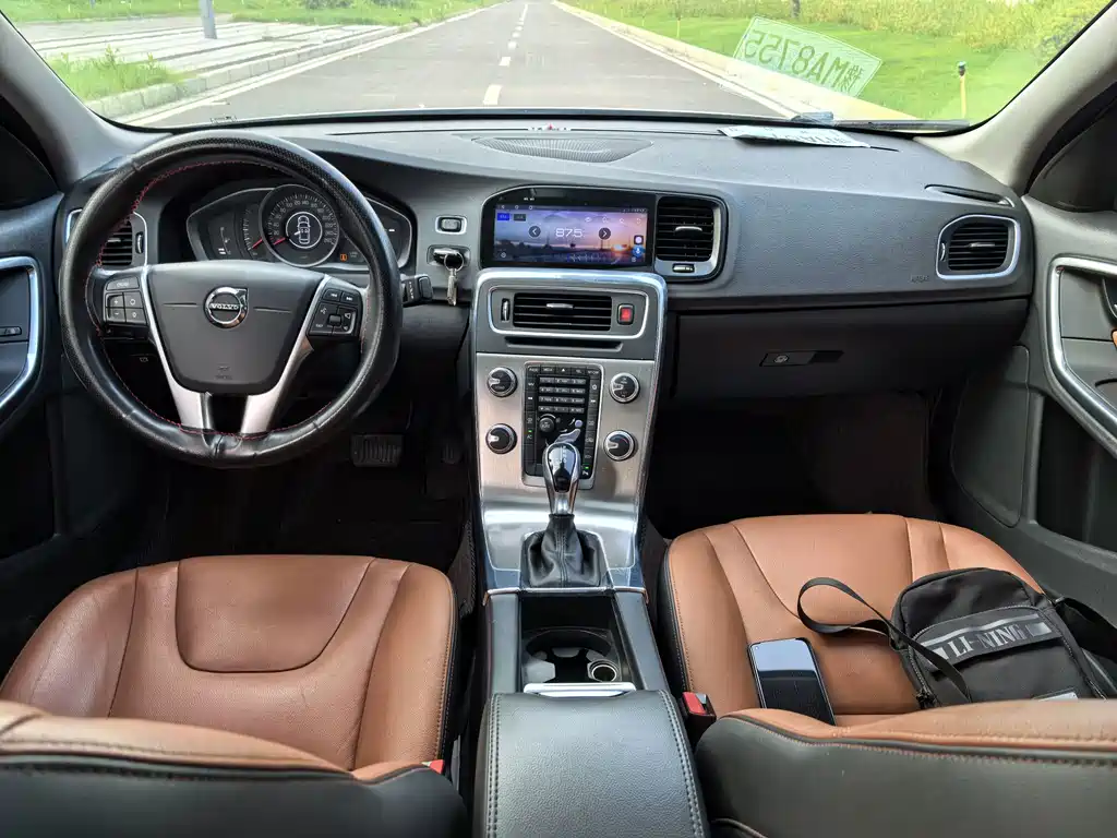 Volvo S60 2020 — фото 16