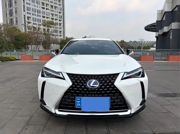 Lexus UX 2022