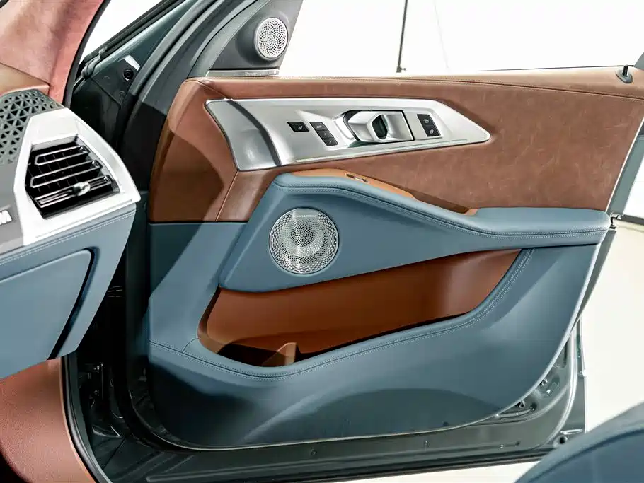 BMW XM 2024 — фото 17